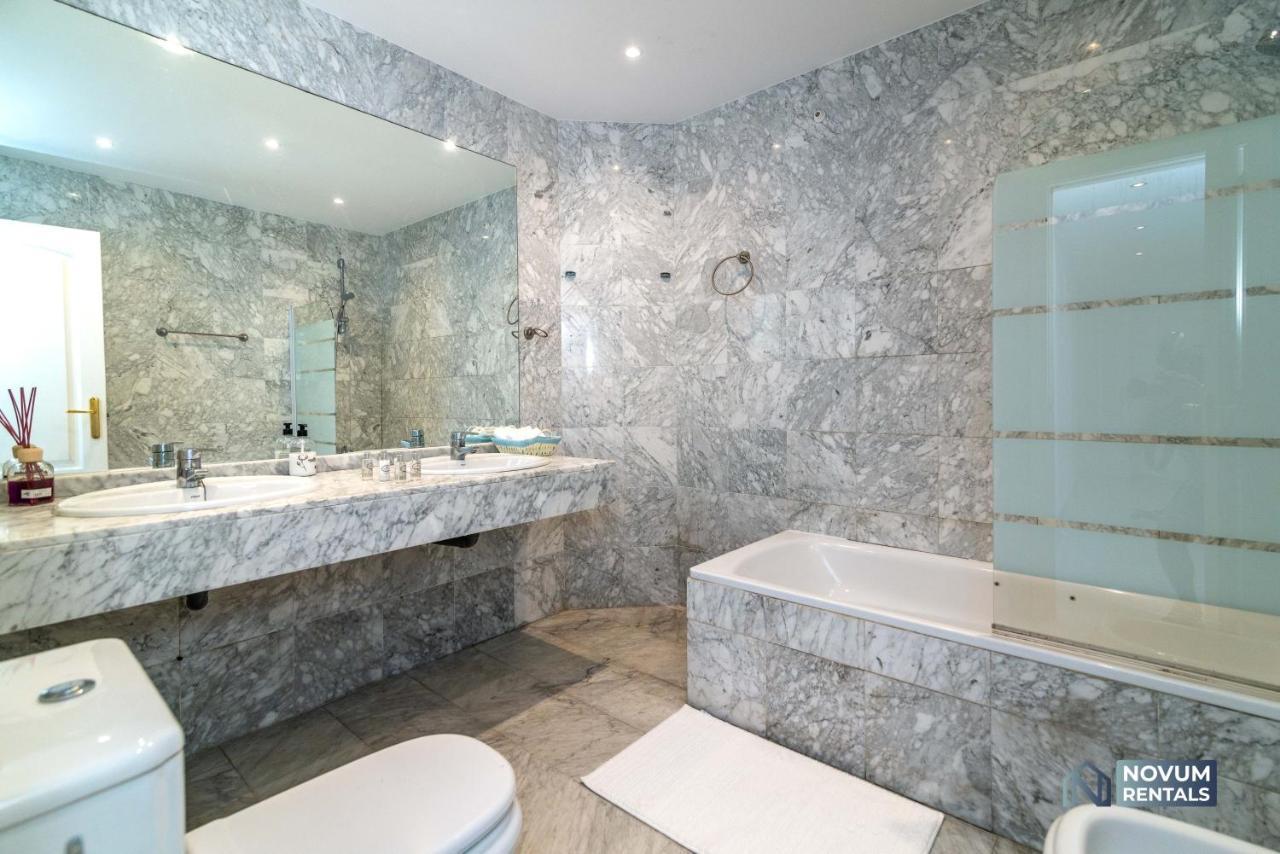 Puerto Banus Finest 2-Bdrm Apt - 50 Metres To Beach Marbella Bagian luar foto