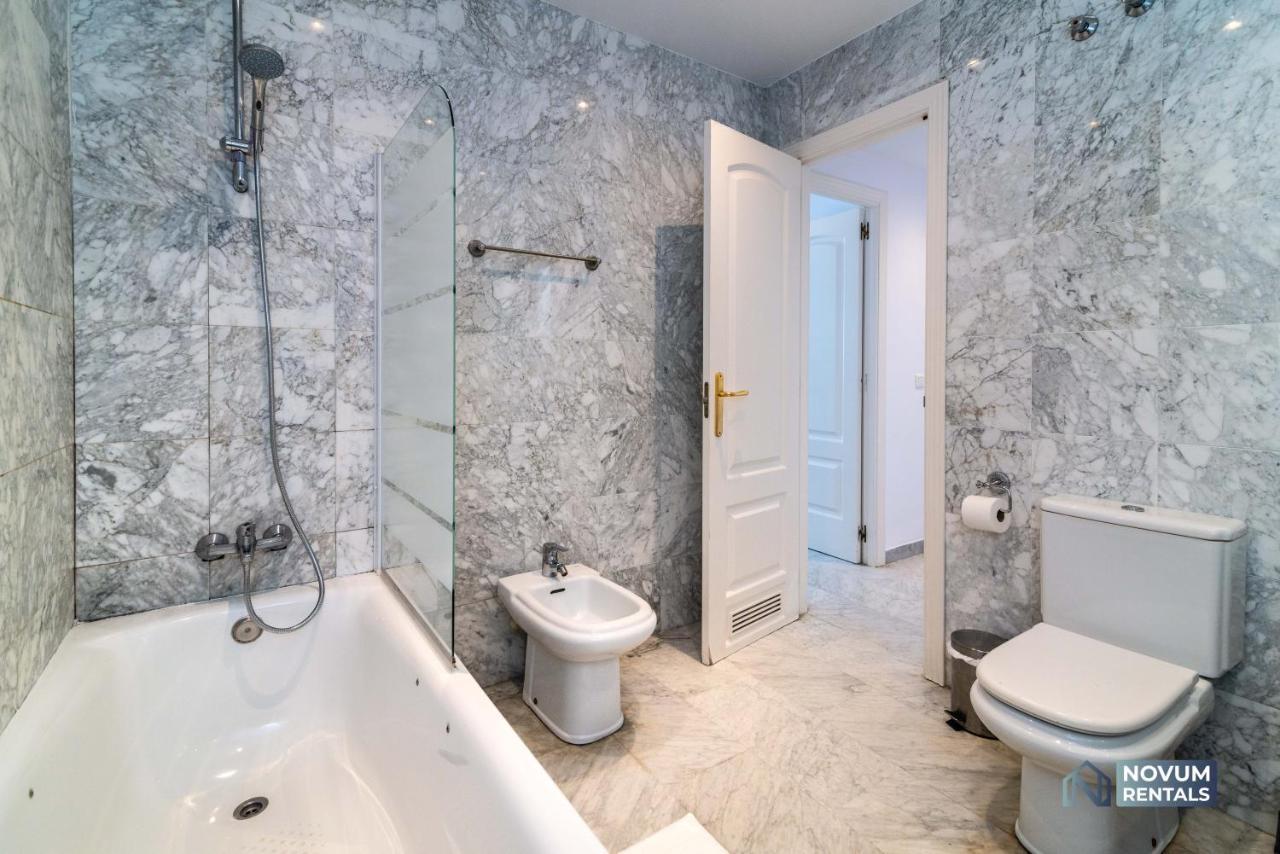 Puerto Banus Finest 2-Bdrm Apt - 50 Metres To Beach Marbella Bagian luar foto