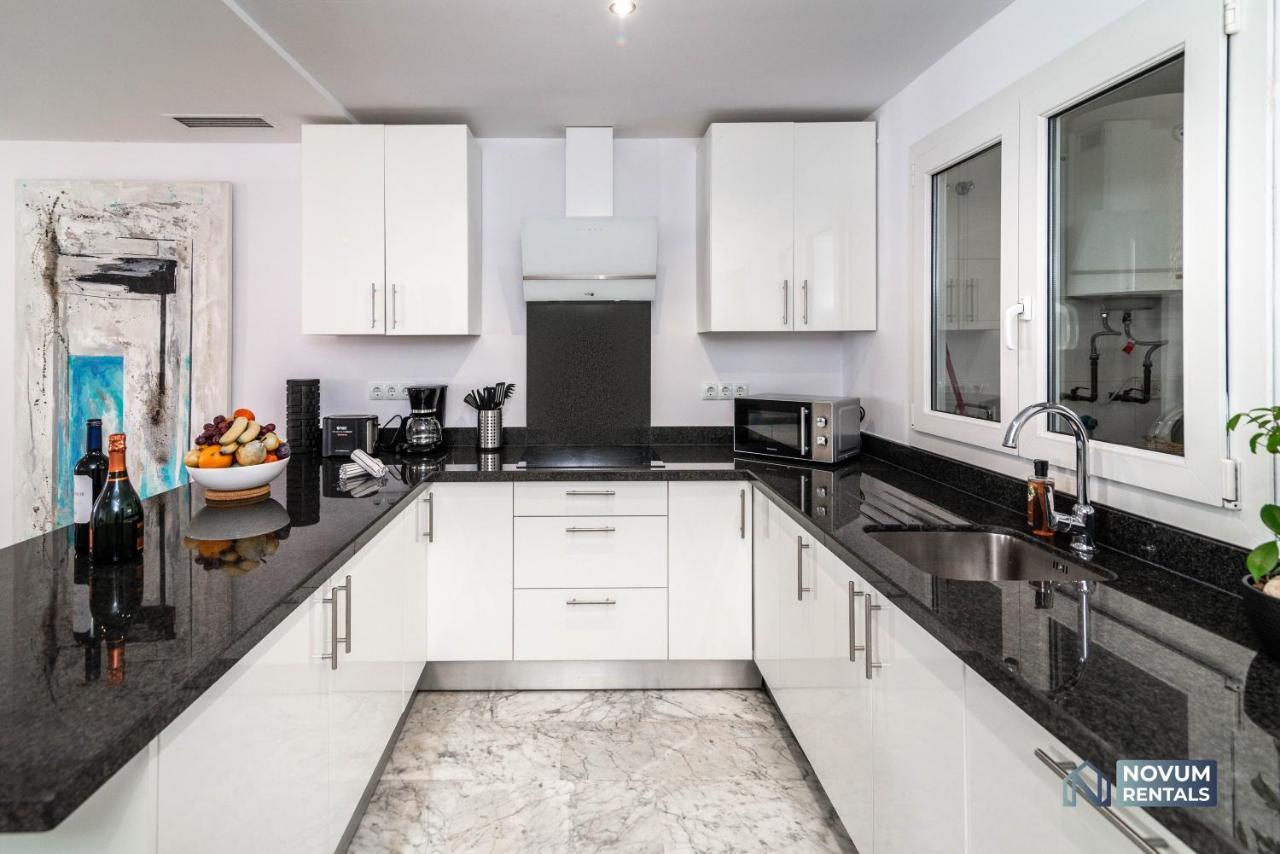 Puerto Banus Finest 2-Bdrm Apt - 50 Metres To Beach Marbella Bagian luar foto