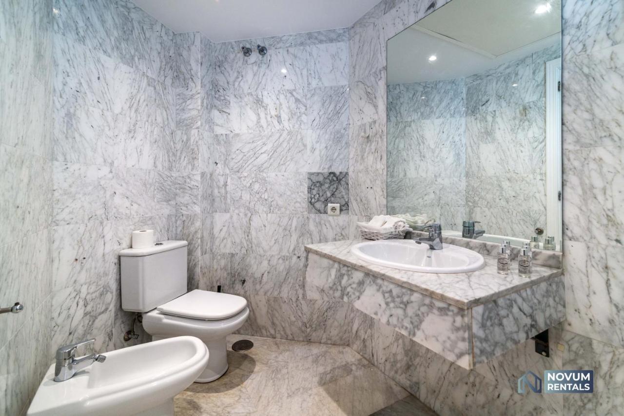 Puerto Banus Finest 2-Bdrm Apt - 50 Metres To Beach Marbella Bagian luar foto